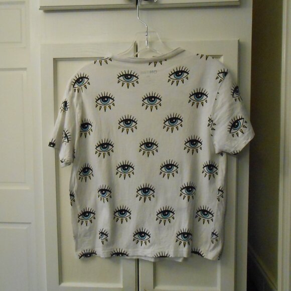 On Fire Blue-Eyed Evil Eye Tee - Picture 4 of 4